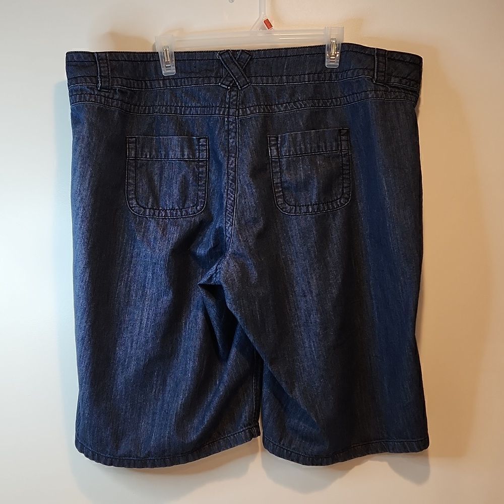 Torrid Blue Jean Denim Shorts 100% Cotton Casual Summer Women's Sz 24 EUC NICE! - Picture 9 of 14